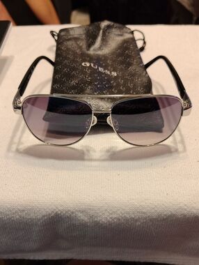 Guess Men's Silver Aviator Sunglasses with Purple Gradient Lenses